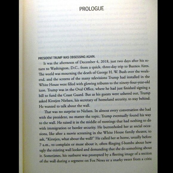 Book - Border Wars: Inside Trump's Assault on Immigration - Picture 6 of 16